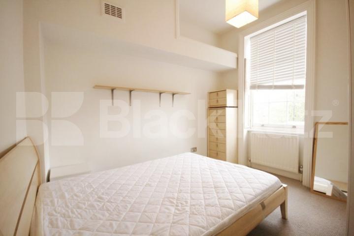 			3 Bedroom, 1 bath, 1 reception Apartment			 Slievemore Close, Clapham High Street